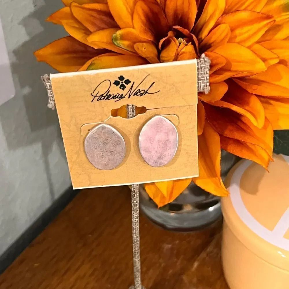 Nwt Patricia Nash Not So Basic Silver Ox Stud Earrings #PNER - Picture 3 of 6